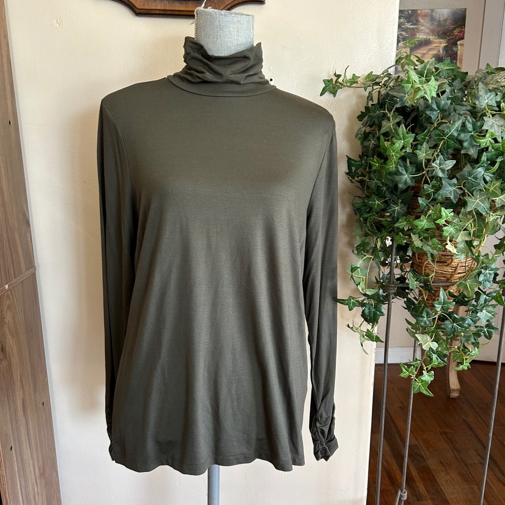 Chico's Sz 2 Turtleneck Top Women Large Olive Green Ruched Cuff Jersey Knit NWT